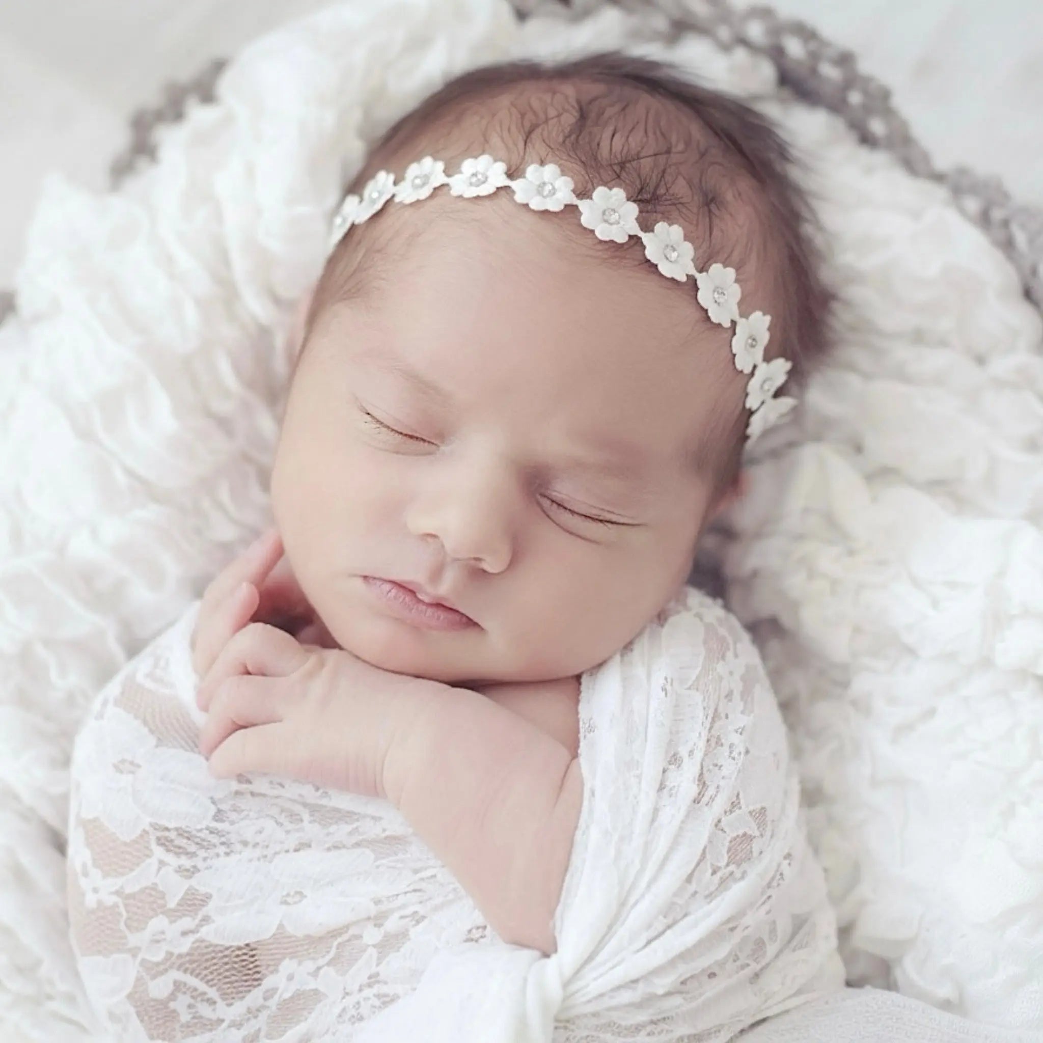 Ivory flower chain with diamante Cute Cute