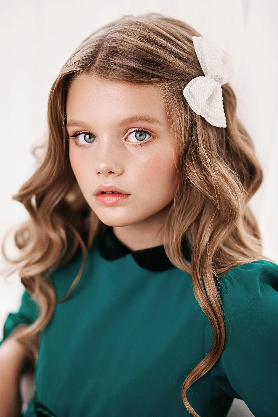 Pearl bow with rhinestone on a clip Cute Cute