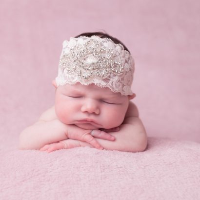 How to safely choose baby hair accessories for your daughter