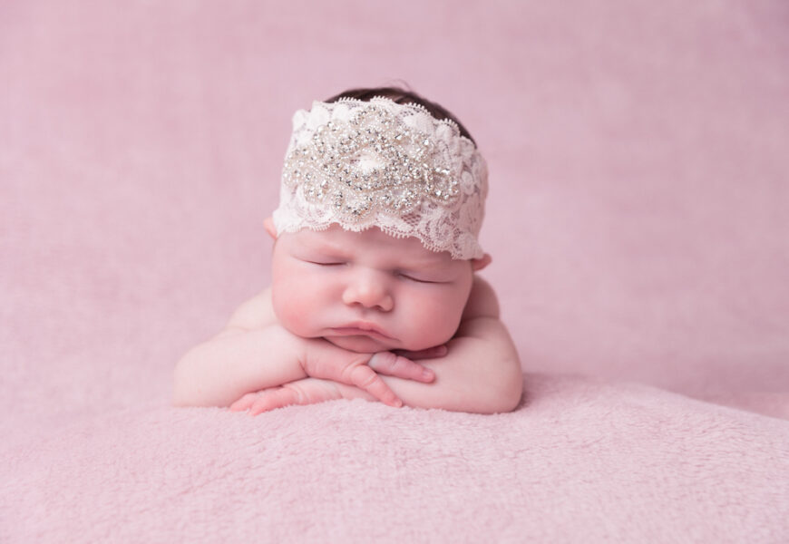 How to safely choose baby hair accessories for your daughter